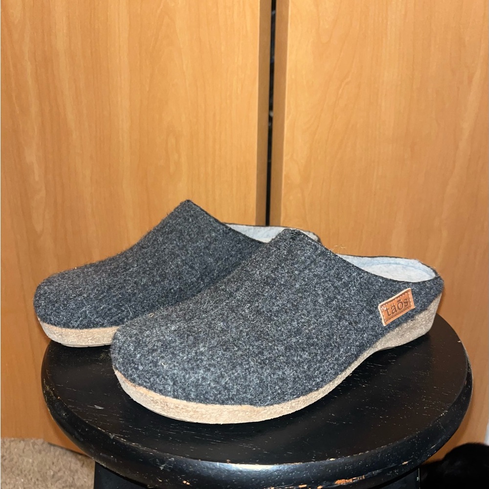 Täōs brand grey wool clogs/mules size : 39